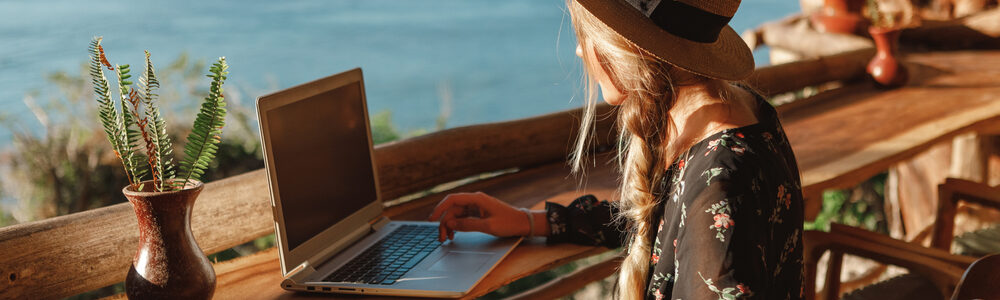 Business,Woman,Working,With,Computer,On,The,Beach.,Freelance,Concept. Business,Woman,Working,With,Computer,On,The,Beach.,Freelance,Concept.